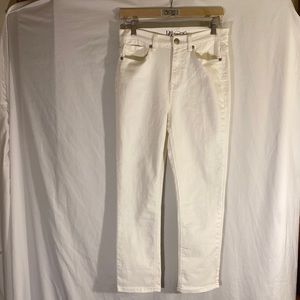 D2G woman’s jeans size 6T
